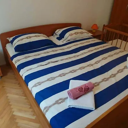 Apartman With A Parking Space - 22715